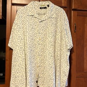 Nat Nast men’s button down short sleeve shirt w/pocket. Size 5X. Beautiful.
